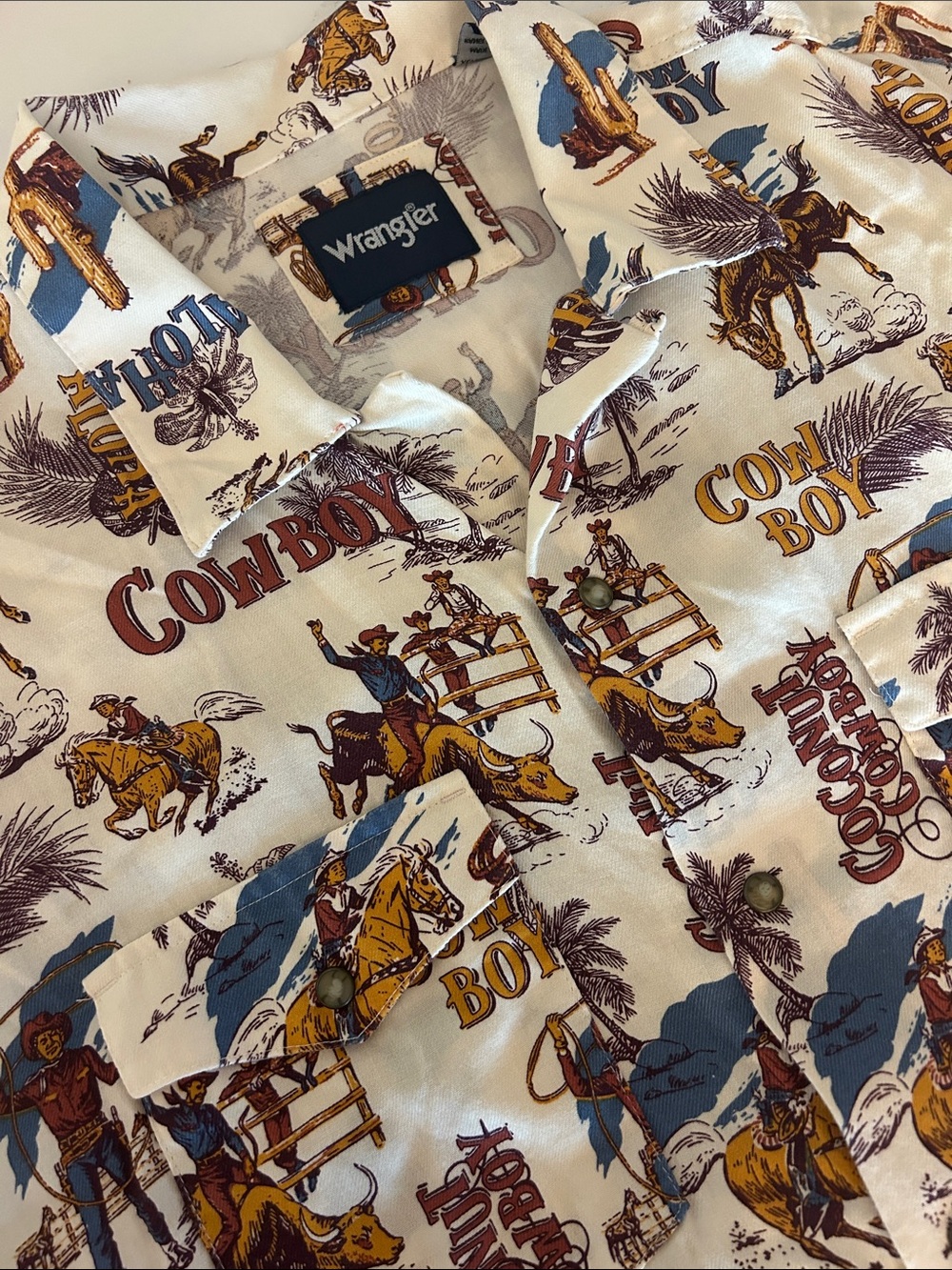 Wrangler Western Graphic Button-Up Short Sleeve Pearl Snap-Coconut Cowboy XL